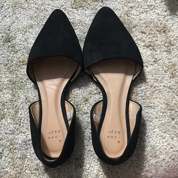 A New Day Black Flats with Asymmetrical Cutout Design - Picture 1 of 3